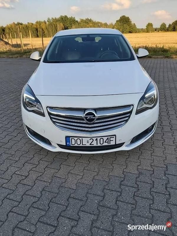 Biały Używany 2014 Opel Insignia Cosmo Sedan/Limuzyna | 34 900 zł (Uczciwa cena) - Obraz 1/4