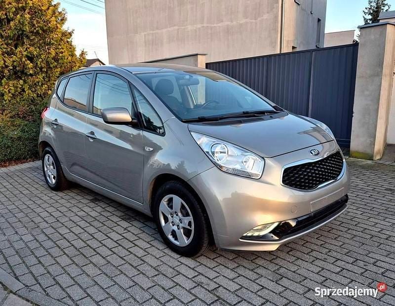 Beżowy Używany 2018 Kia Venga Hatchback | 25 900 zł - Obraz 1/4