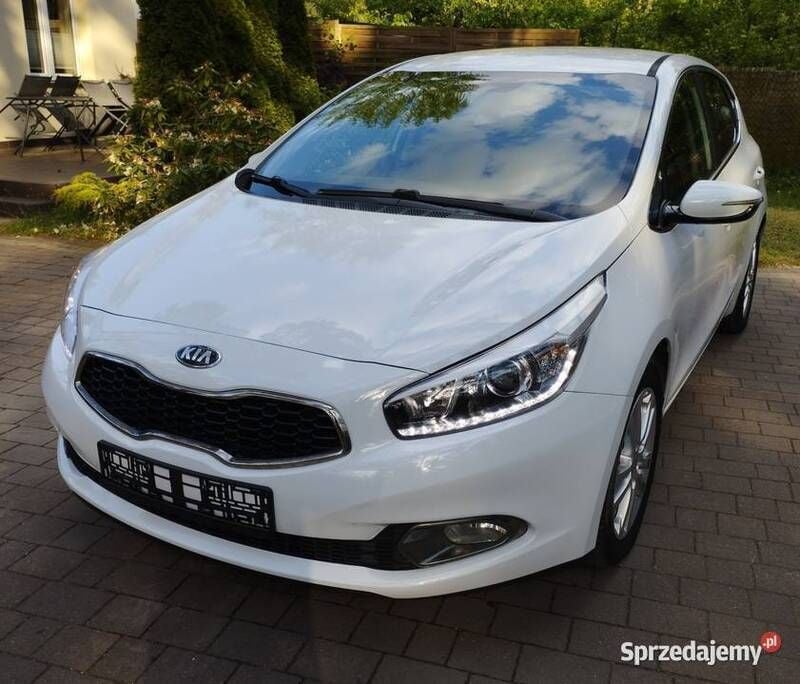 Biały Używany 2014 Kia Ceed Hatchback | 22 900 zł (Uczciwa cena) - Obraz 1/4