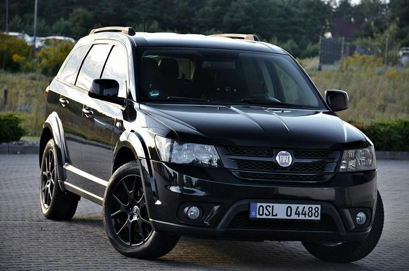 Czarny (metalik, perła) Używany 2014 Fiat Freemont Black Code SUV | 43 900 zł (Uczciwa cena) - Obraz 1/4
