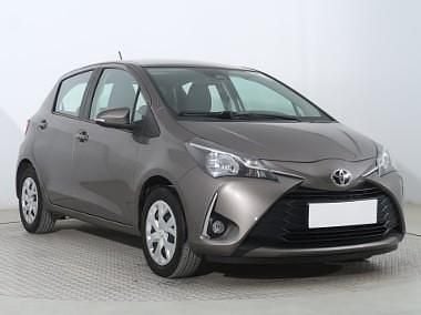 Srebrny Używany 2018 Toyota Yaris Hatchback | 48 999 zł (Uczciwa cena) - Obraz 1/4