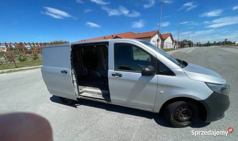 Używany Mercedes Vito 2015 Srebrny Van