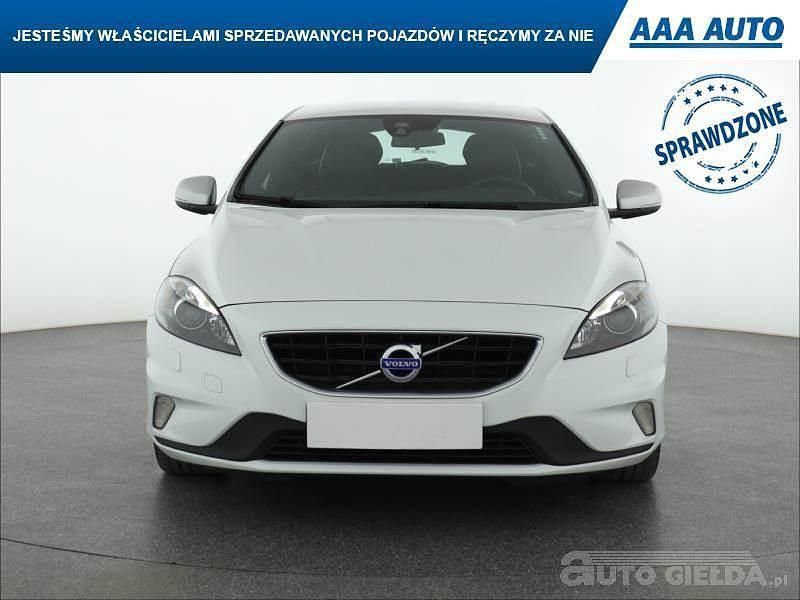 Używany Volvo V40 2015 Biały Kombi