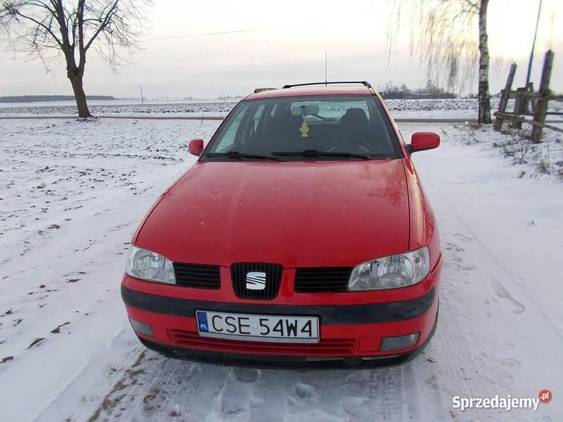 Używany 2001 Seat Cordoba Kombi | 3300 zł - Obraz 1/4