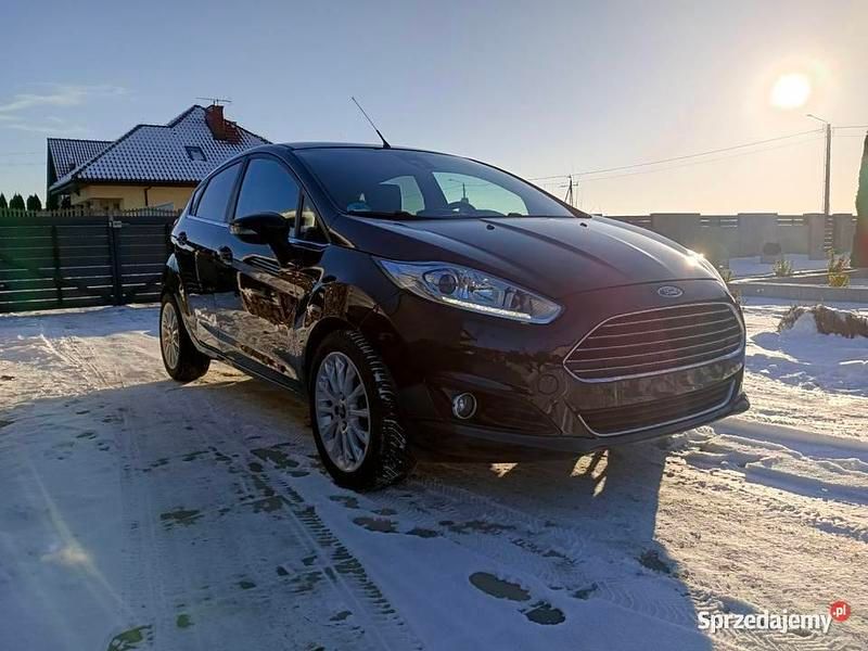 Czarny Używany 2015 Ford Fiesta Sedan/Limuzyna | 21 999 zł (Uczciwa cena) - Obraz 1/4