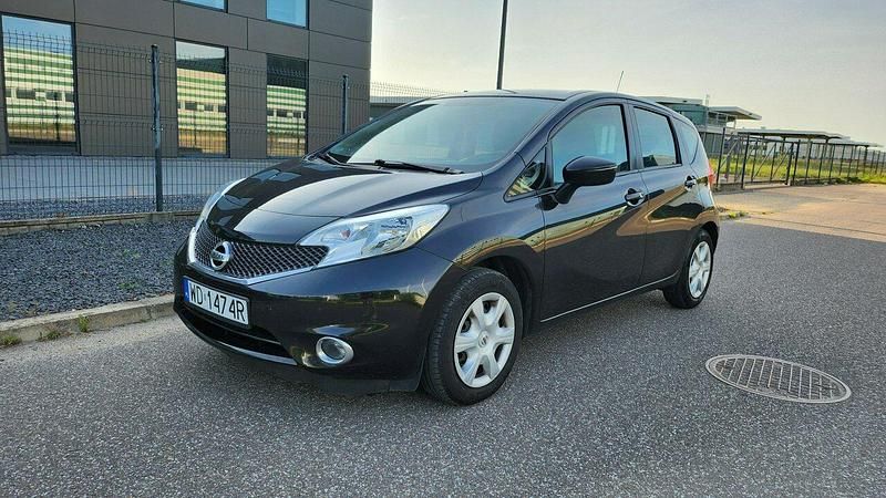 Czarny Używany 2016 Nissan Note Minivan | 26 400 zł (Uczciwa cena) - Obraz 1/4
