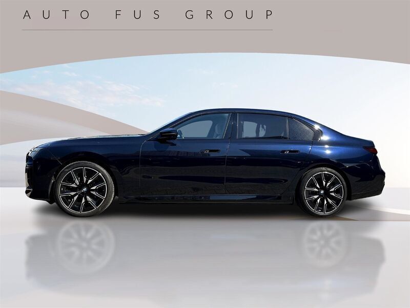 Używany BMW i7 Comfort Edition 484 kW (659 KM) 2024 Czarny carbon m metalizowany Sedan/Limuzyna