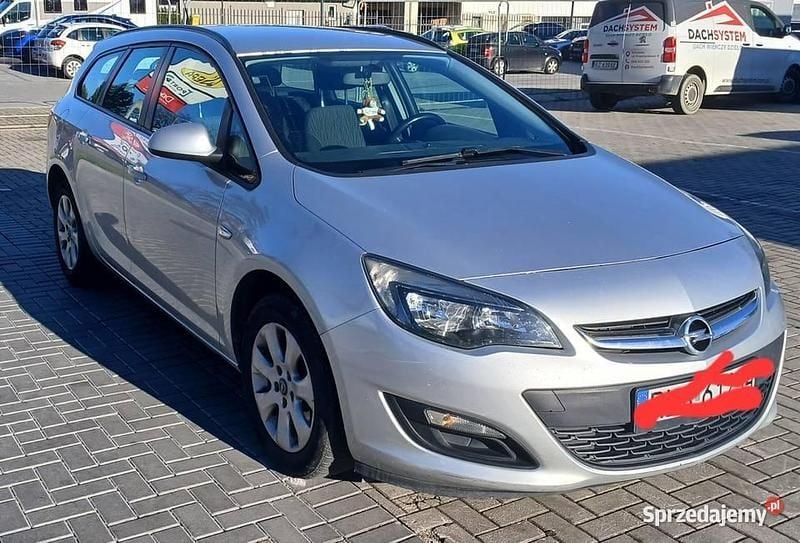Używany Opel Astra 2015 Srebrny Sedan/Limuzyna