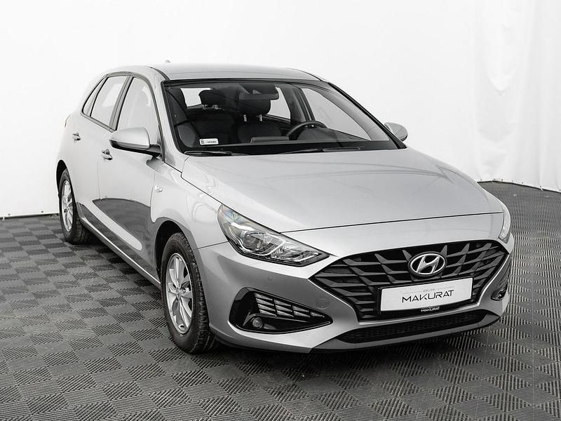 Używany Hyundai i30 110 KM (80 kW) 2022 Srebrny (metalik) Hatchback