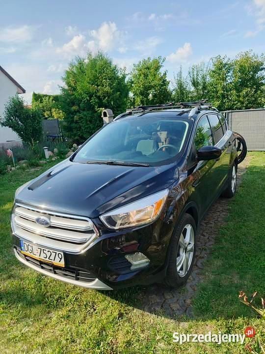 Używany Ford Escape 2019 Czarny SUV