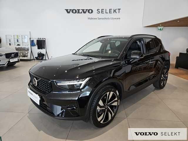 Czarny Używany 2025 Volvo XC40 SUV | 179 900 zł (Dość drogi) - Obraz 1/3