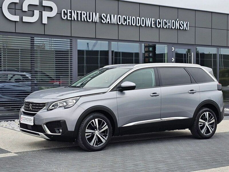 Srebrny (metalik) Używany 2018 Peugeot 5008 Minivan | 59 900 zł (Dobra cena) - Obraz 1/4