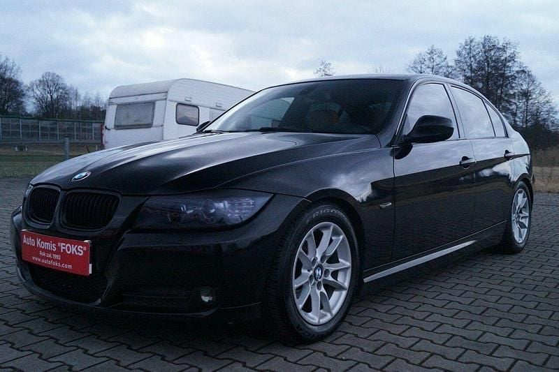 Używany BMW 320 184 KM (135 kW) 2011 Czarny Sedan/Limuzyna