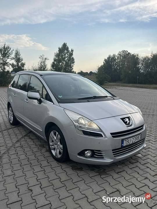 Używany Peugeot 5008 2012 Srebrny Minivan