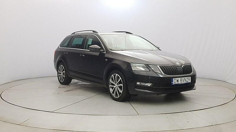 Czarny Używany 2017 Skoda Octavia Drive Kombi | 49 800 zł (Uczciwa cena) - Obraz 1/4