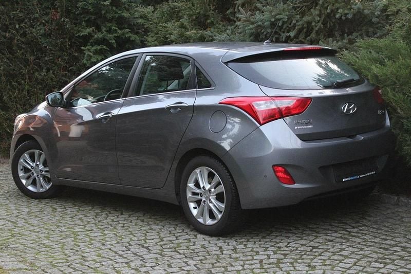Używany Hyundai i30 101 KM (74 kW) 2014 Szary Hatchback