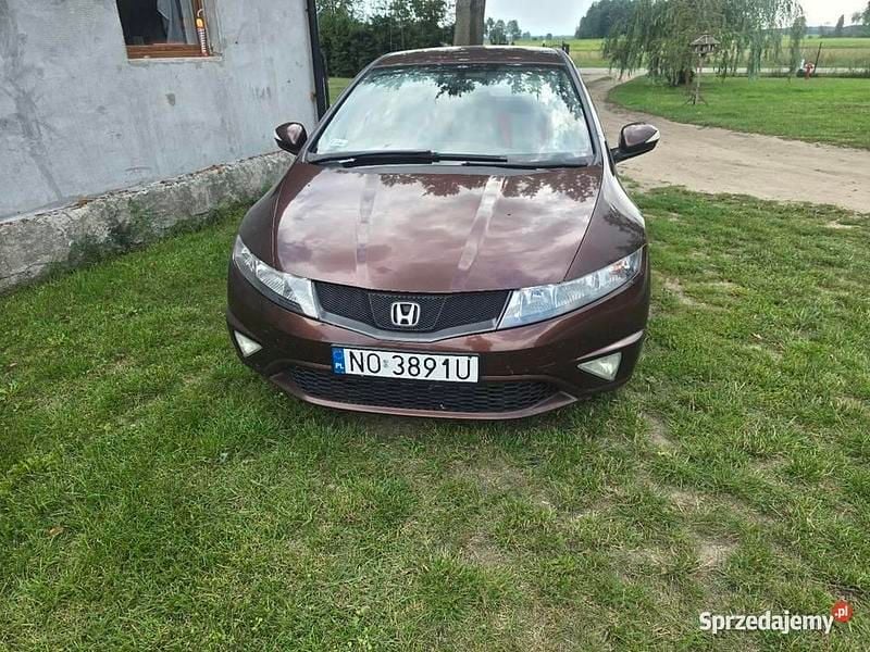 Używany Honda Civic 2011 Brązowy Sedan/Limuzyna