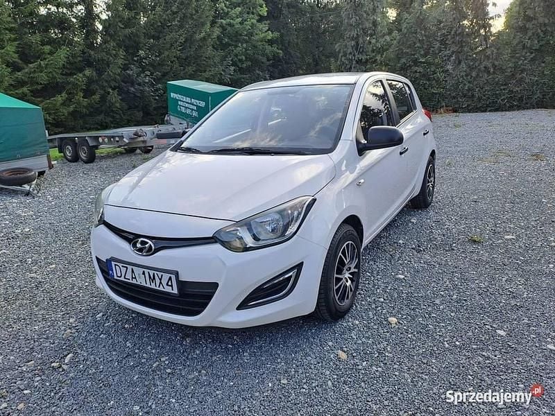 Biały Używany 2013 Hyundai i20 Hatchback | 16 500 zł (Dobra cena) - Obraz 1/4