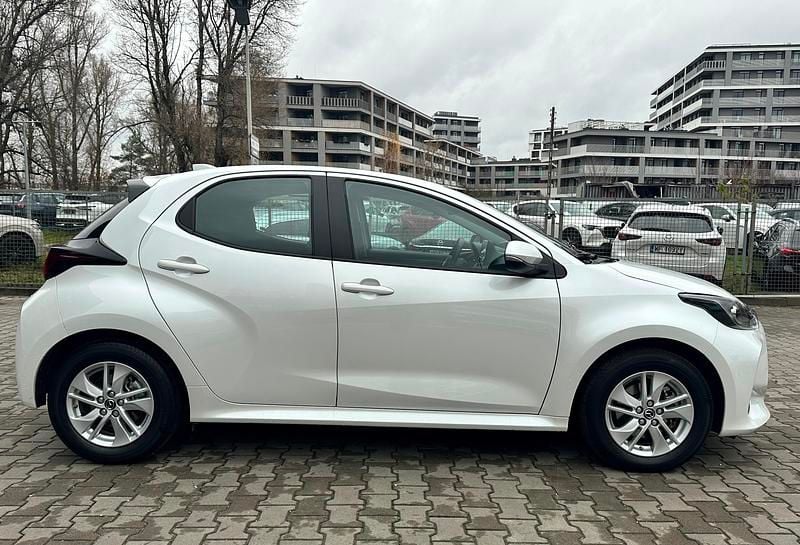 Używany Mazda 2 116 KM (85 kW) 2023 Northern white pearl Hatchback