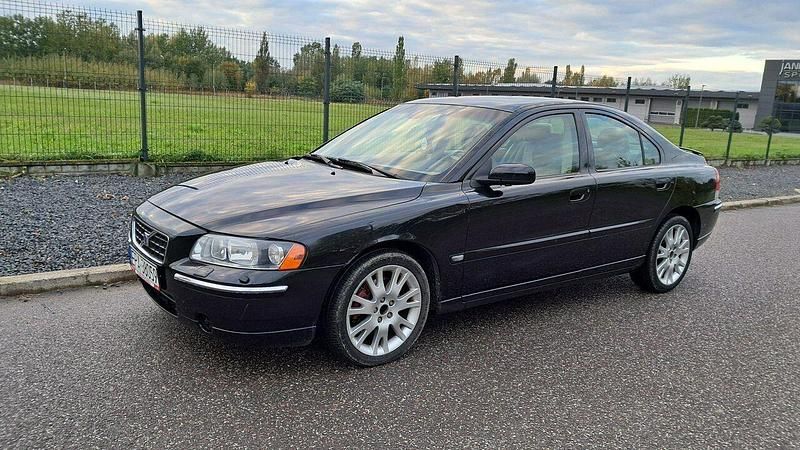 Czarny Używany 2006 Volvo S60 Sedan/Limuzyna | 8900 zł - Obraz 1/4