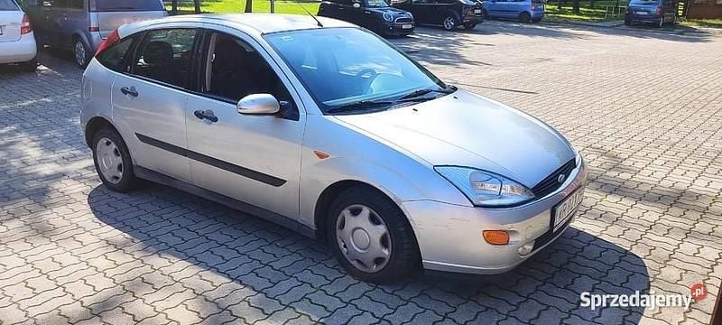 Srebrny Używany 2000 Ford Focus Ghia Hatchback | 2550 zł (Dobra cena) - Obraz 1/4