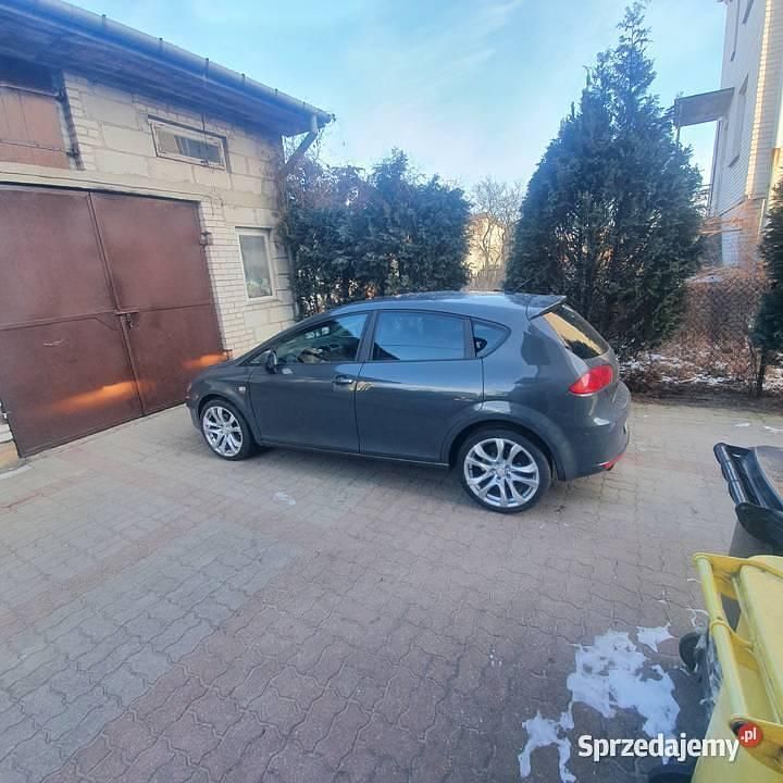 Używany Seat Leon 2010 Szary Hatchback