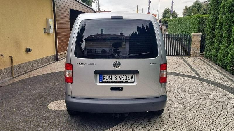 Używany VW Caddy 80 KM (58 kW) 2008 Srebrny (metalik) Minivan