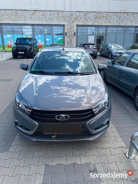 Szary Używany 2018 Lada Vesta Sedan/Limuzyna | 33 900 zł - Obraz 1/4