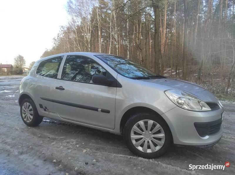 Używany Renault Clio III 2006 Srebrny Hatchback