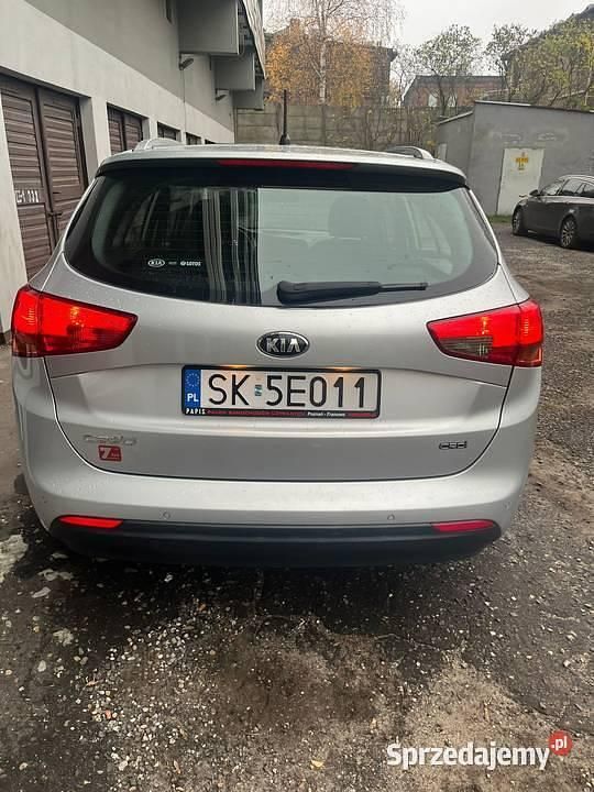 Używany Kia Ceed 90 KM (66 kW) 2017 Srebrny Hatchback