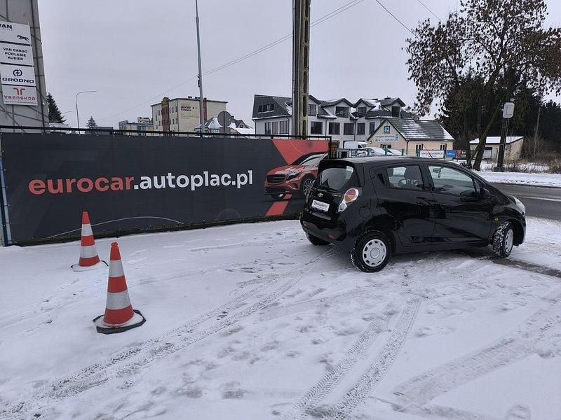 Używany Chevrolet Spark 70 KM (51 kW) 2012 Czarny Hatchback