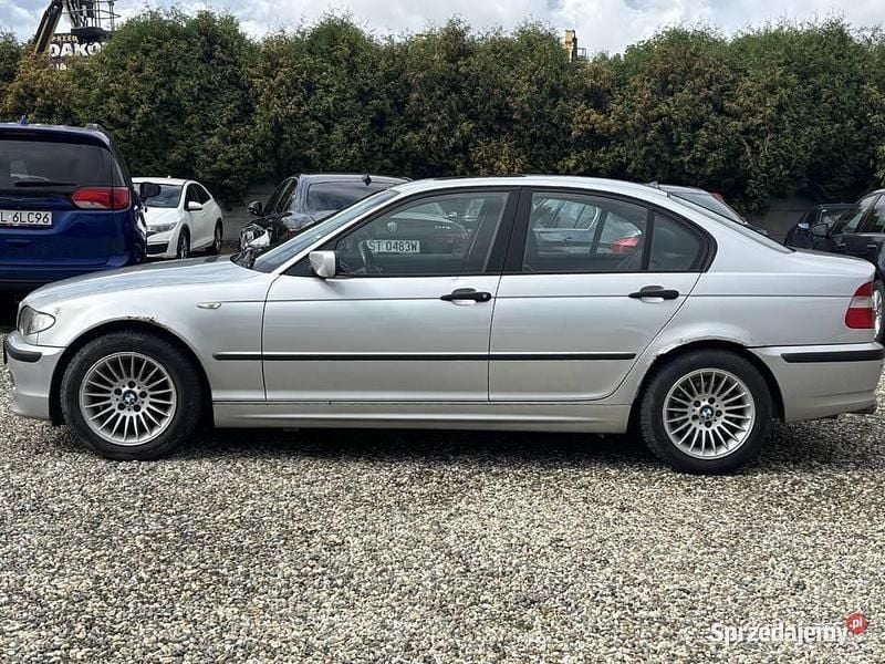Srebrny Używany 2003 BMW 318 Sedan/Limuzyna | 6990 zł (Uczciwa cena) - Obraz 1/4