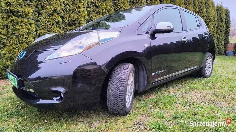 Czarny Używany 2014 Nissan Leaf Hatchback | 23 000 zł - Obraz 1/4