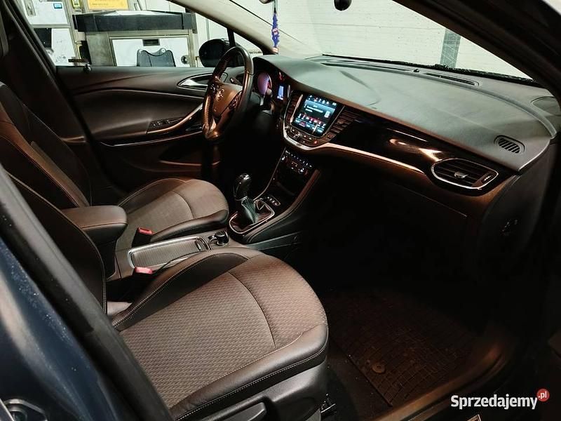 Używany Opel Astra 2016 Grafitowy Hatchback