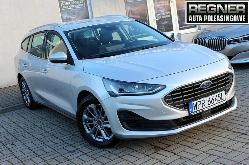 Srebrny (metalik) Używany 2023 Ford Focus Titanium Kombi | 57 900 zł (Uczciwa cena) - Obraz 1/4