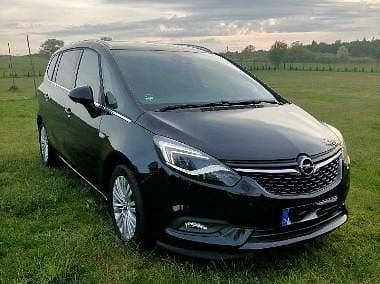 Czarny Używany 2017 Opel Zafira Tourer Innovation Minivan | 51 500 zł (Drogi) - Obraz 1/4
