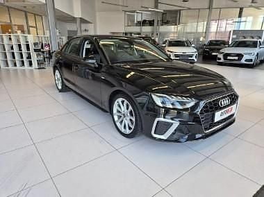 Używany Audi A4 Comfort 149 KM (109 kW) 2023 Czarny (metalik) Sedan/Limuzyna