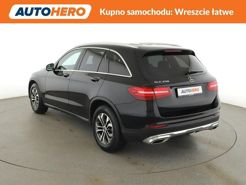 Używany Mercedes GLC250 211 KM (155 kW) 2017 Czarny SUV
