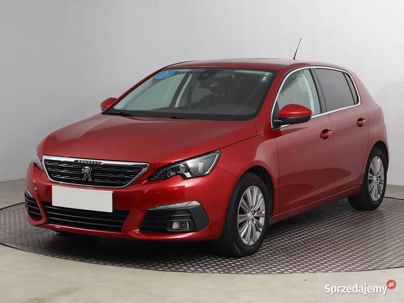 Używany Peugeot 308 2019 Czerwony Hatchback