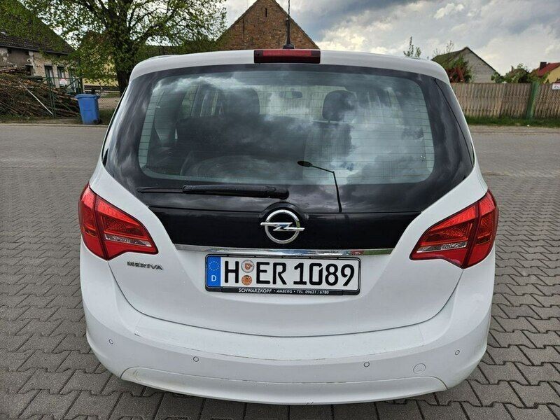 Używany Opel Meriva 120 KM (88 kW) 2016 Biały (metalik) Minivan