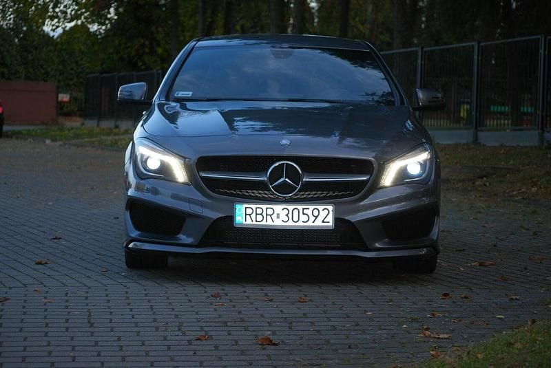 Szary Używany 2013 Mercedes 200 Sedan/Limuzyna | 59 999 zł - Obraz 1/4