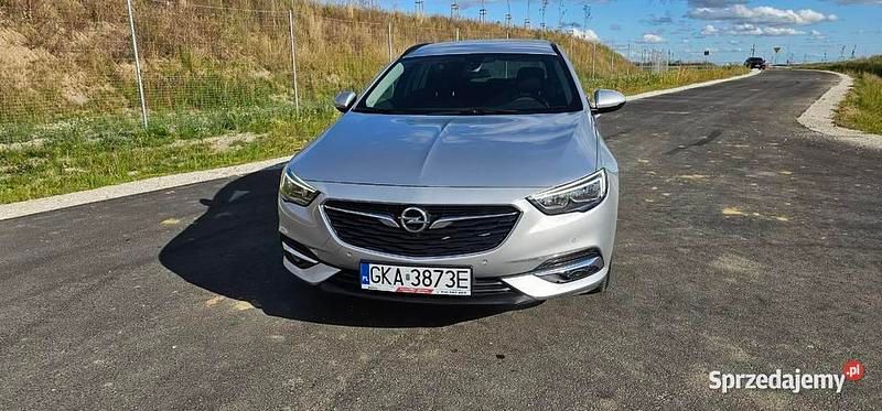 Srebrny Używany 2018 Opel Insignia Kombi | 55 900 zł (Drogi) - Obraz 1/4