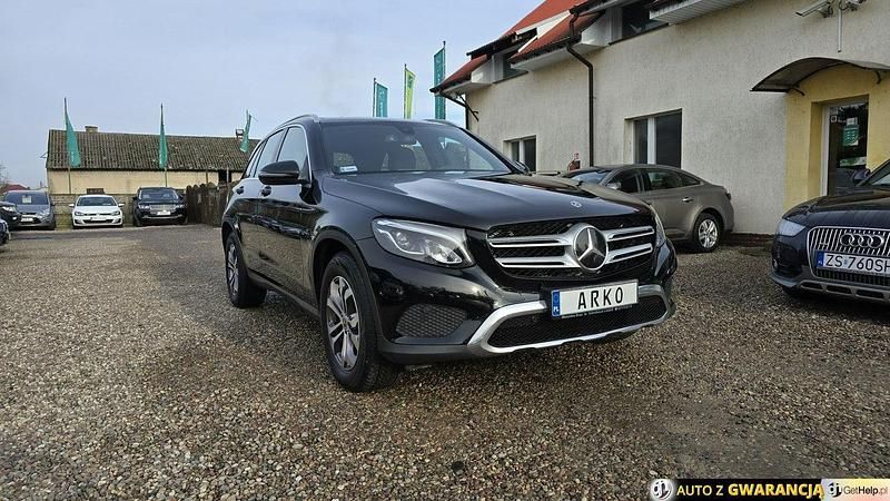 Czarny (metalik) Używany 2017 Mercedes GLC220 SUV | 88 600 zł (Dobra cena) - Obraz 1/4