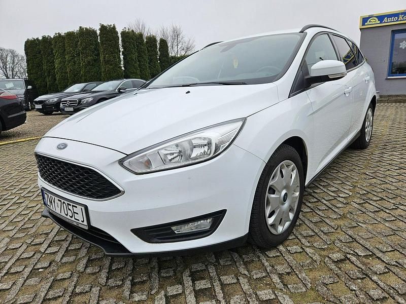 Biały (metalik) Używany 2018 Ford Focus Kombi | 32 500 zł (Uczciwa cena) - Obraz 1/4