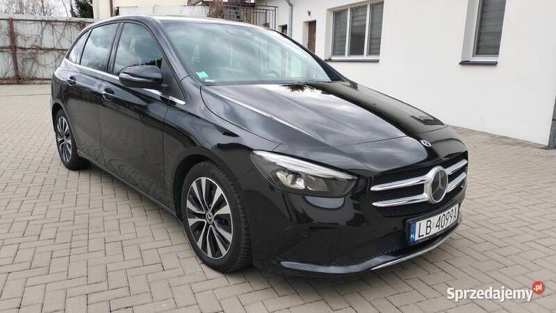 Używany 2021 Mercedes B180 Minivan | 85 000 zł - Obraz 1/4