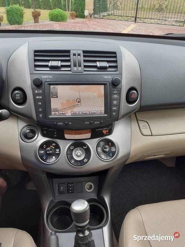 Grafitowy Używany 2010 Toyota RAV4 SUV | 48 900 zł - Obraz 1/4