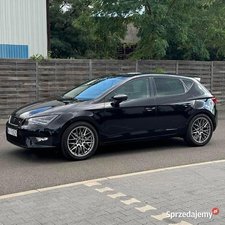 Czarny Używany 2016 Seat Leon Hatchback | 48 000 zł (Uczciwa cena) - Obraz 1/4