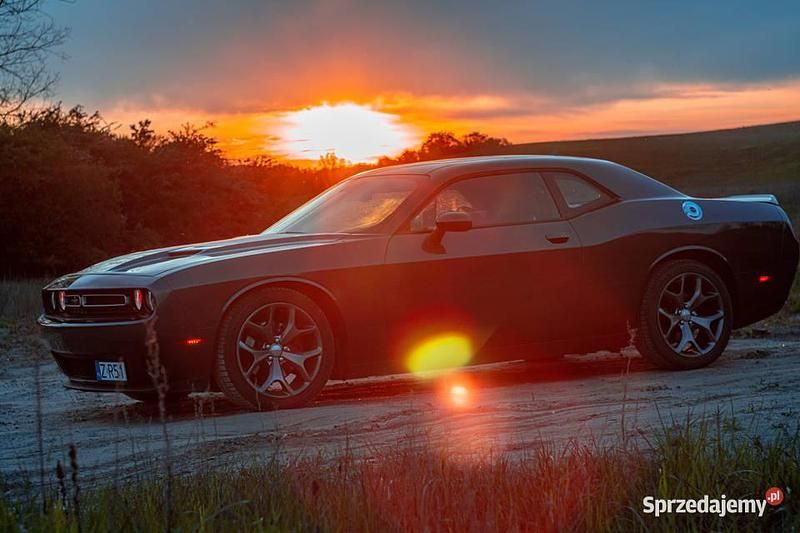 Używany 2015 Dodge Challenger SXT Coupe | 88 000 zł - Obraz 1/4