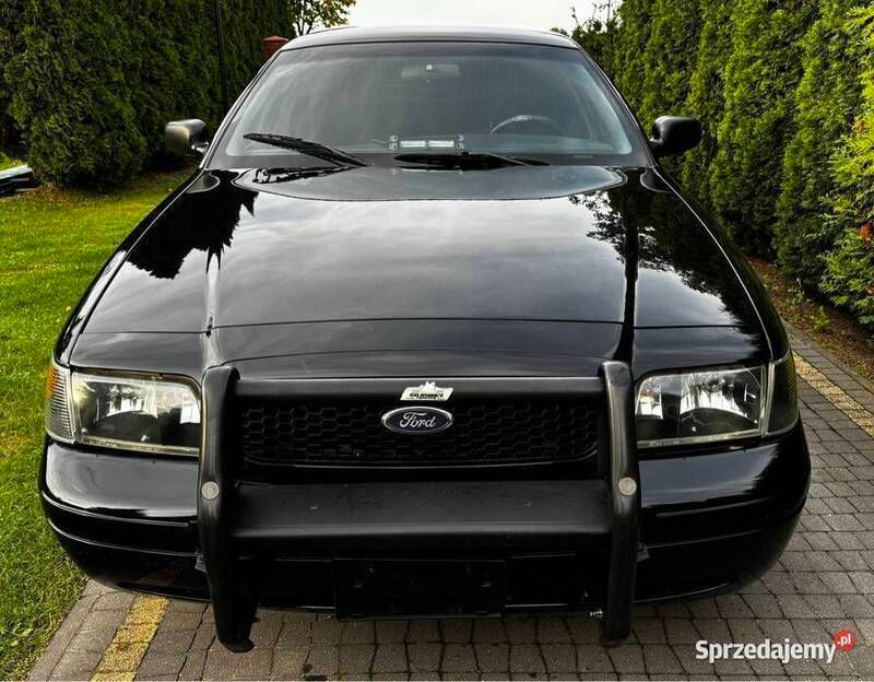 Czarny Używany 2001 Ford Crown Victoria Sedan/Limuzyna | 39 900 zł - Obraz 1/4