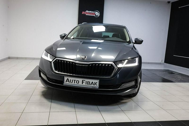 Używany Skoda Octavia Drive 150 KM (110 kW) 2020 Szary Sedan/Limuzyna